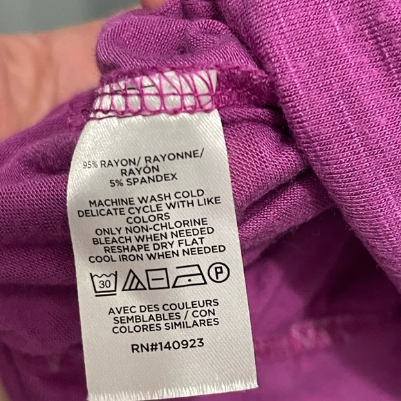 Loft Tank pink banded bottom, scoop neck tank top - Picture 4 of 10